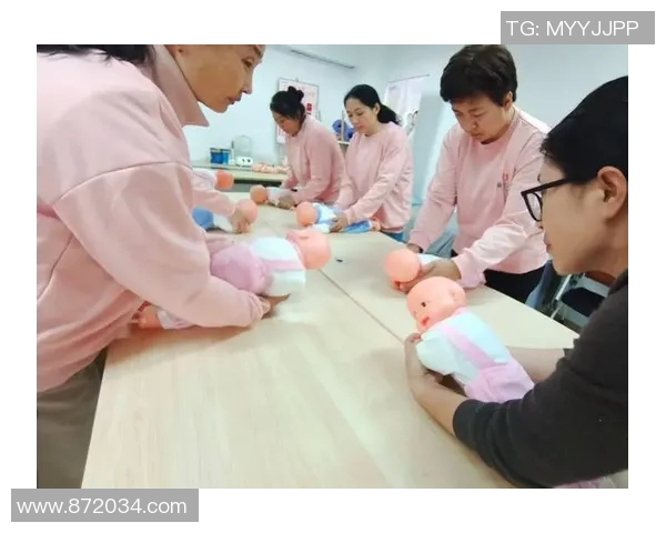 月嫂服务行业的崛起与发展趋势探析及其对新生儿家庭的影响分析